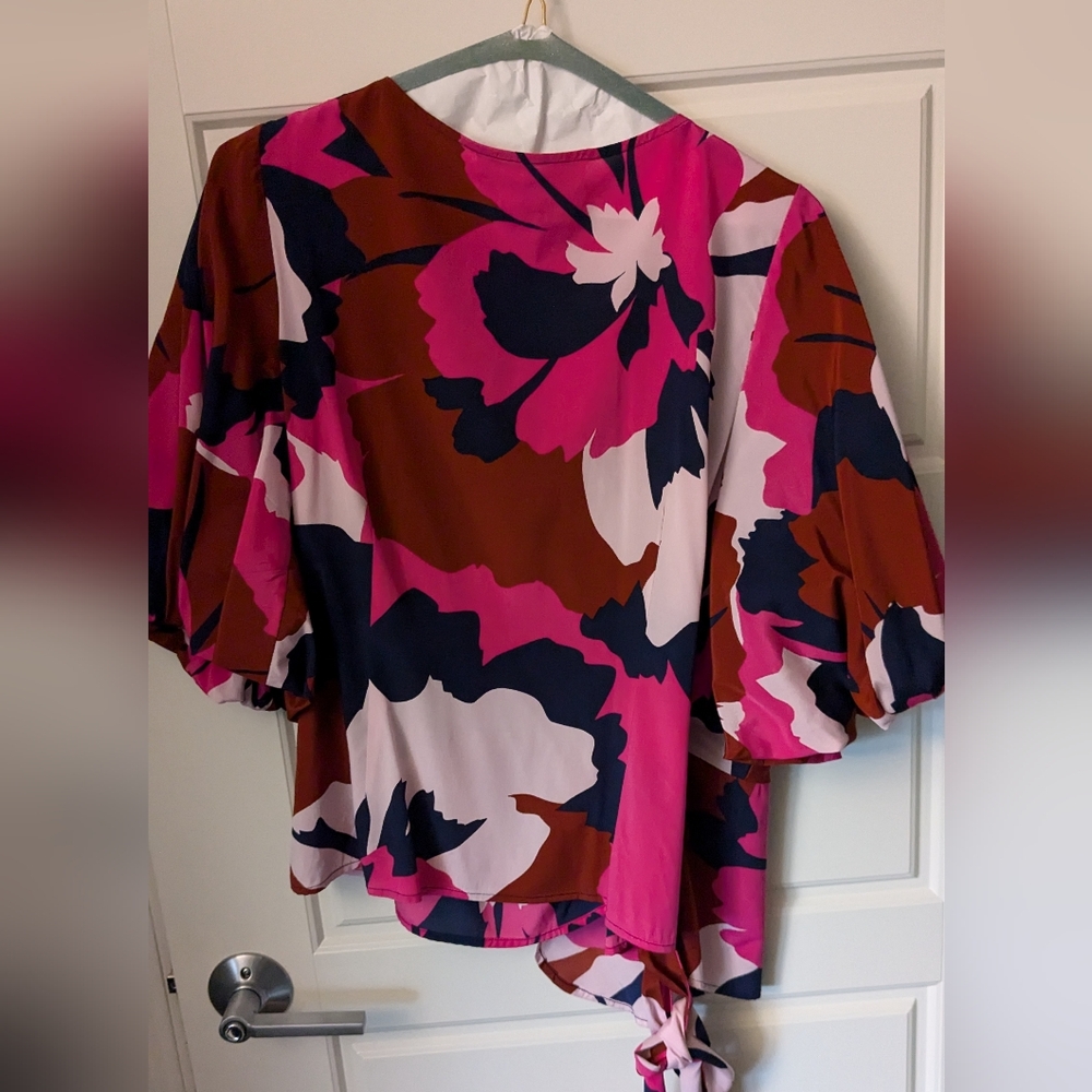 Tracy Reece wrap top, size M - Picture 2 of 3